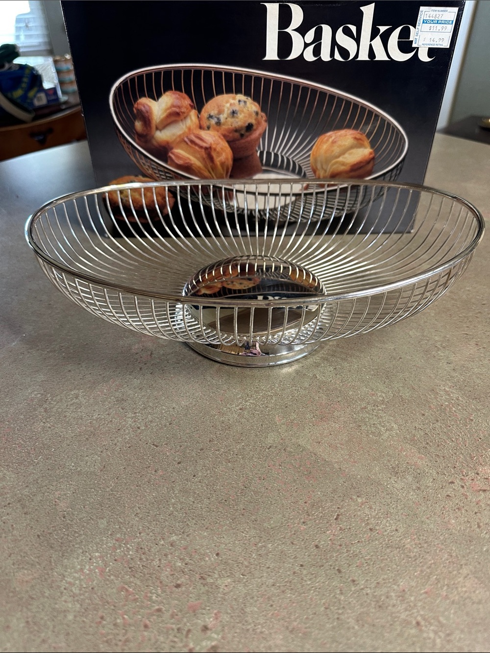 Vintage Leonard Elegant Silverplated Wire Fruit or Bread Basket #822
